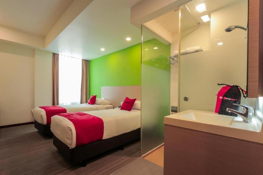 Готель Reddoorz Premium @ Balestier Сінгапур Екстер'єр фото